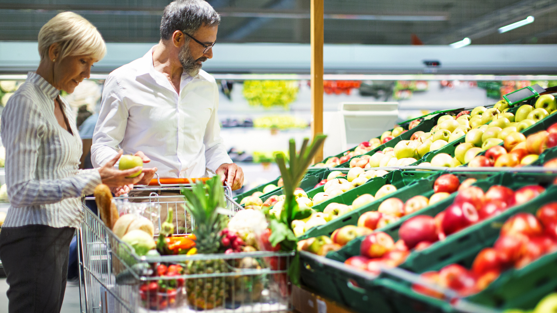 How to Follow a Whole Foods Lifestyle That’s Easy on Your Wallet